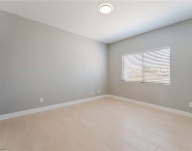5689 E Lake Mead Boulevard - Photo Thumbnail 6