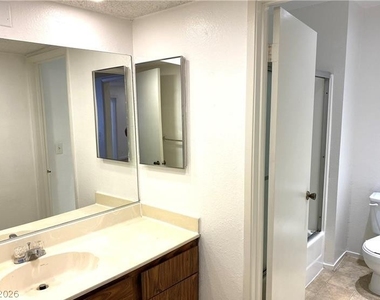 1455 E Katie Avenue - Photo Thumbnail 10