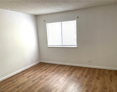 1455 E Katie Avenue - Photo Thumbnail 9