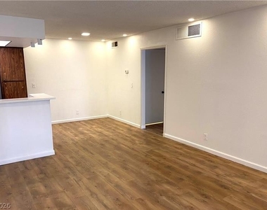 1455 E Katie Avenue - Photo Thumbnail 3