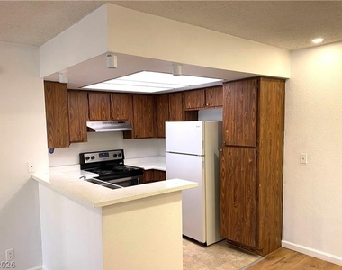 1455 E Katie Avenue - Photo Thumbnail 6