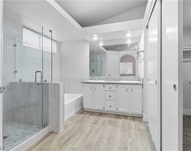 2117 Feather Bush Street - Photo Thumbnail 10