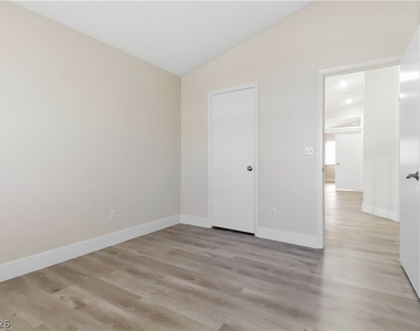 2117 Feather Bush Street - Photo Thumbnail 17