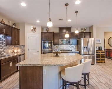 2664 Ornate Regiment Street - Photo Thumbnail 6