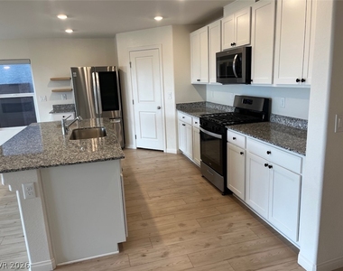 9532 Granville Bridge Street - Photo Thumbnail 1