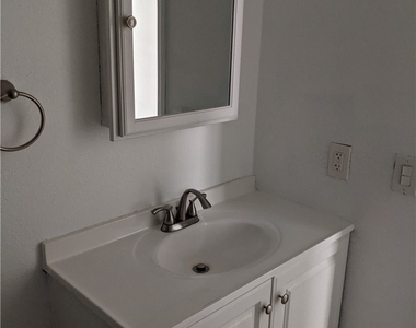 500 Elm Drive - Photo Thumbnail 11
