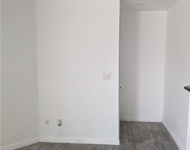 500 Elm Drive - Photo Thumbnail 2