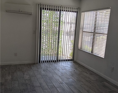 500 Elm Drive - Photo Thumbnail 3