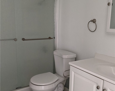 500 Elm Drive - Photo Thumbnail 10