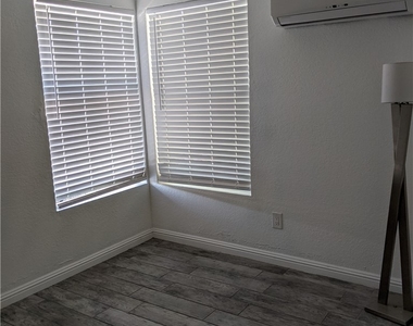 500 Elm Drive - Photo Thumbnail 4