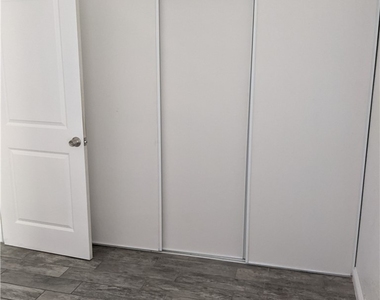 500 Elm Drive - Photo Thumbnail 5