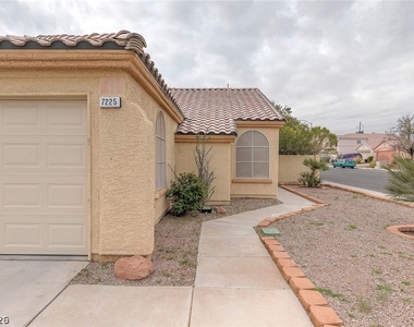 7225 Scenic Hills Drive - Photo Thumbnail 3