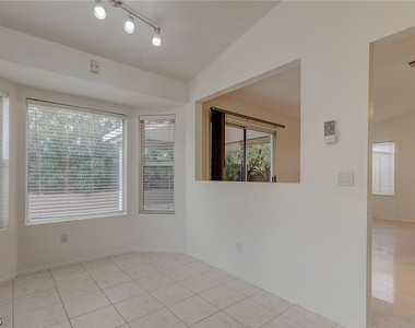 7225 Scenic Hills Drive - Photo Thumbnail 14