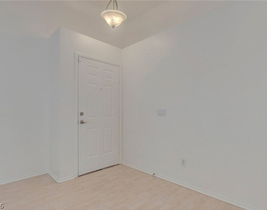 7225 Scenic Hills Drive - Photo Thumbnail 4