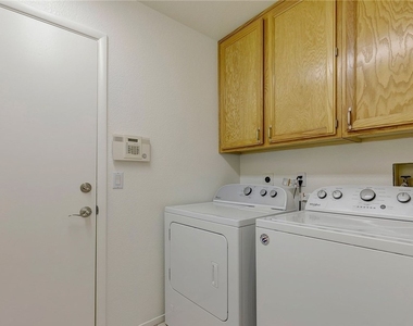 7225 Scenic Hills Drive - Photo Thumbnail 26