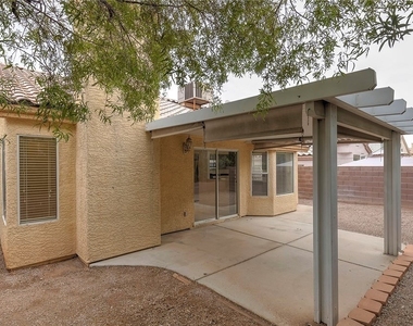 7225 Scenic Hills Drive - Photo Thumbnail 30
