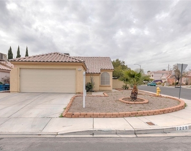 7225 Scenic Hills Drive - Photo Thumbnail 1