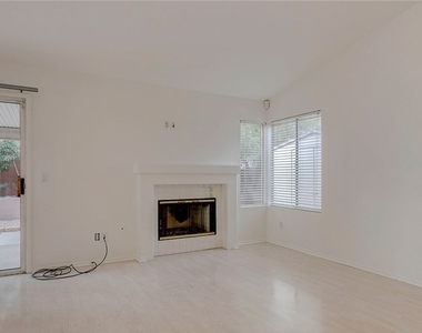 7225 Scenic Hills Drive - Photo Thumbnail 7