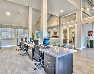 3060 Casey Drive - Photo Thumbnail 22