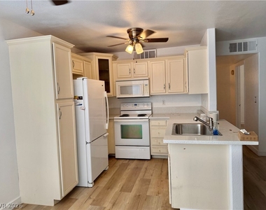 3060 Casey Drive - Photo Thumbnail 13