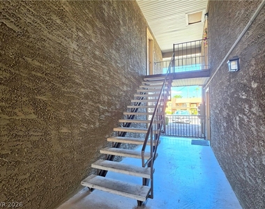 5134 River Glen Drive - Photo Thumbnail 3