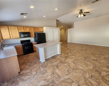 616 Seneca Ridge Avenue - Photo Thumbnail 5