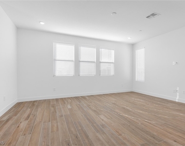 11652 Gentle Birdsong Avenue - Photo Thumbnail 21