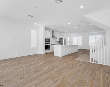 11652 Gentle Birdsong Avenue - Photo Thumbnail 10