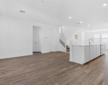 11652 Gentle Birdsong Avenue - Photo Thumbnail 14