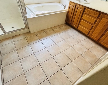 2316 Tedesca Drive - Photo Thumbnail 8