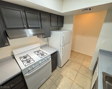 2883 Wheelwright Drive - Photo Thumbnail 6