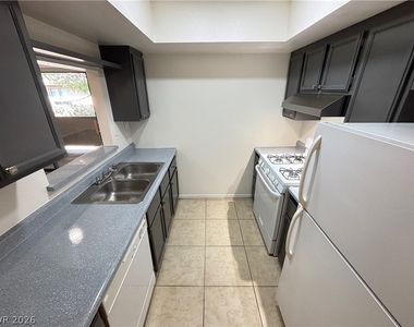 2883 Wheelwright Drive - Photo Thumbnail 5