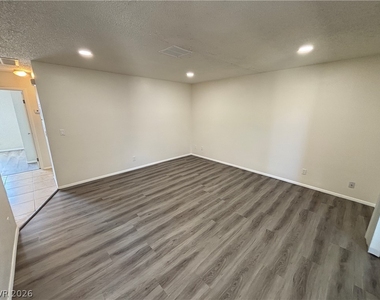 2883 Wheelwright Drive - Photo Thumbnail 4
