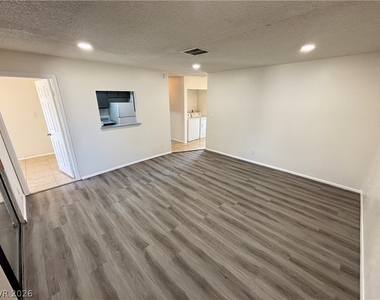 2883 Wheelwright Drive - Photo Thumbnail 3