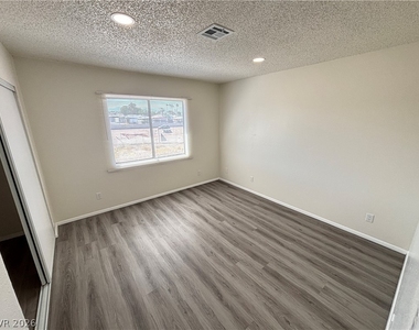 2883 Wheelwright Drive - Photo Thumbnail 16