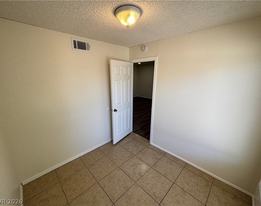 2883 Wheelwright Drive - Photo Thumbnail 9