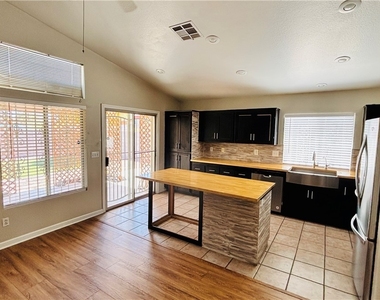 6577 Sweetzer Way - Photo Thumbnail 5