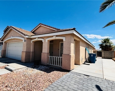 6577 Sweetzer Way - Photo Thumbnail 2