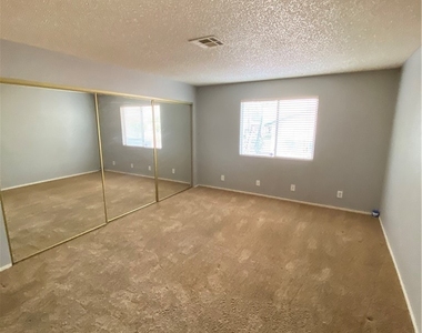 7969 Lions Rock Way - Photo Thumbnail 4