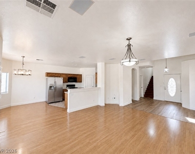 9442 Marshall Creek Street - Photo Thumbnail 4