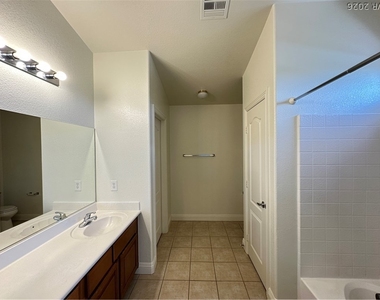 9442 Marshall Creek Street - Photo Thumbnail 12