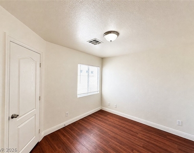 9442 Marshall Creek Street - Photo Thumbnail 13