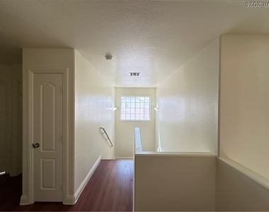 9442 Marshall Creek Street - Photo Thumbnail 8