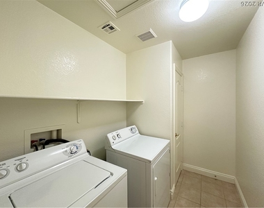 9442 Marshall Creek Street - Photo Thumbnail 20
