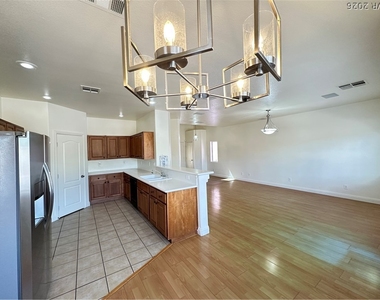 9442 Marshall Creek Street - Photo Thumbnail 5
