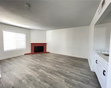6217 Bellota Drive - Photo Thumbnail 5