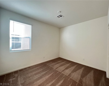 7569 W Mistral Avenue - Photo Thumbnail 18