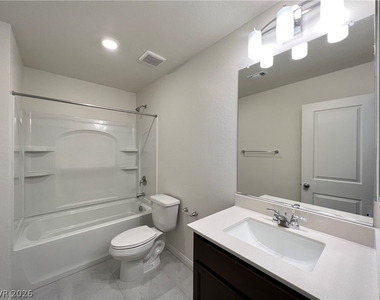 7569 W Mistral Avenue - Photo Thumbnail 26