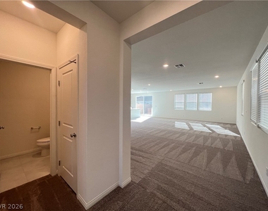7569 W Mistral Avenue - Photo Thumbnail 3