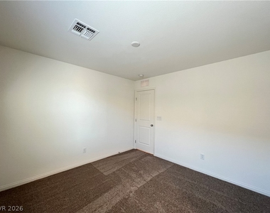 7569 W Mistral Avenue - Photo Thumbnail 24